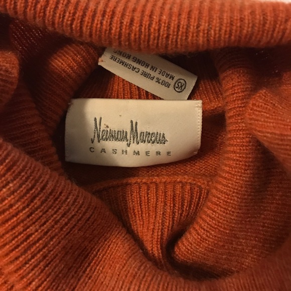 Neiman Marcus Cashmere sweater - Picture 3 of 3